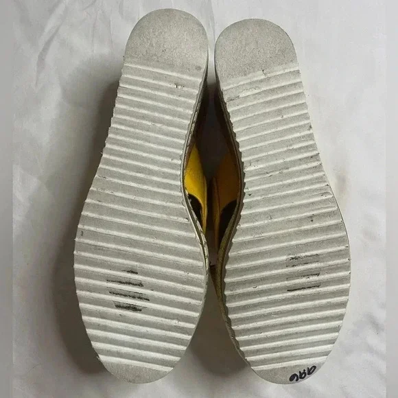 BCBGeneration Sandals - Picture 6 of 10